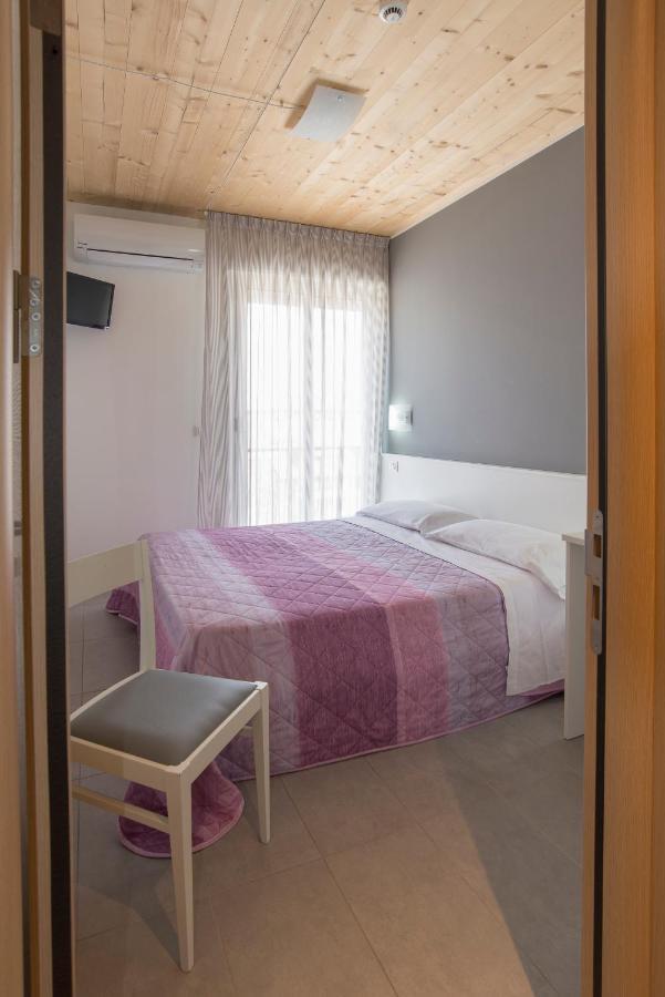 Hotel Atene Лидо ди Йезоло Екстериор снимка